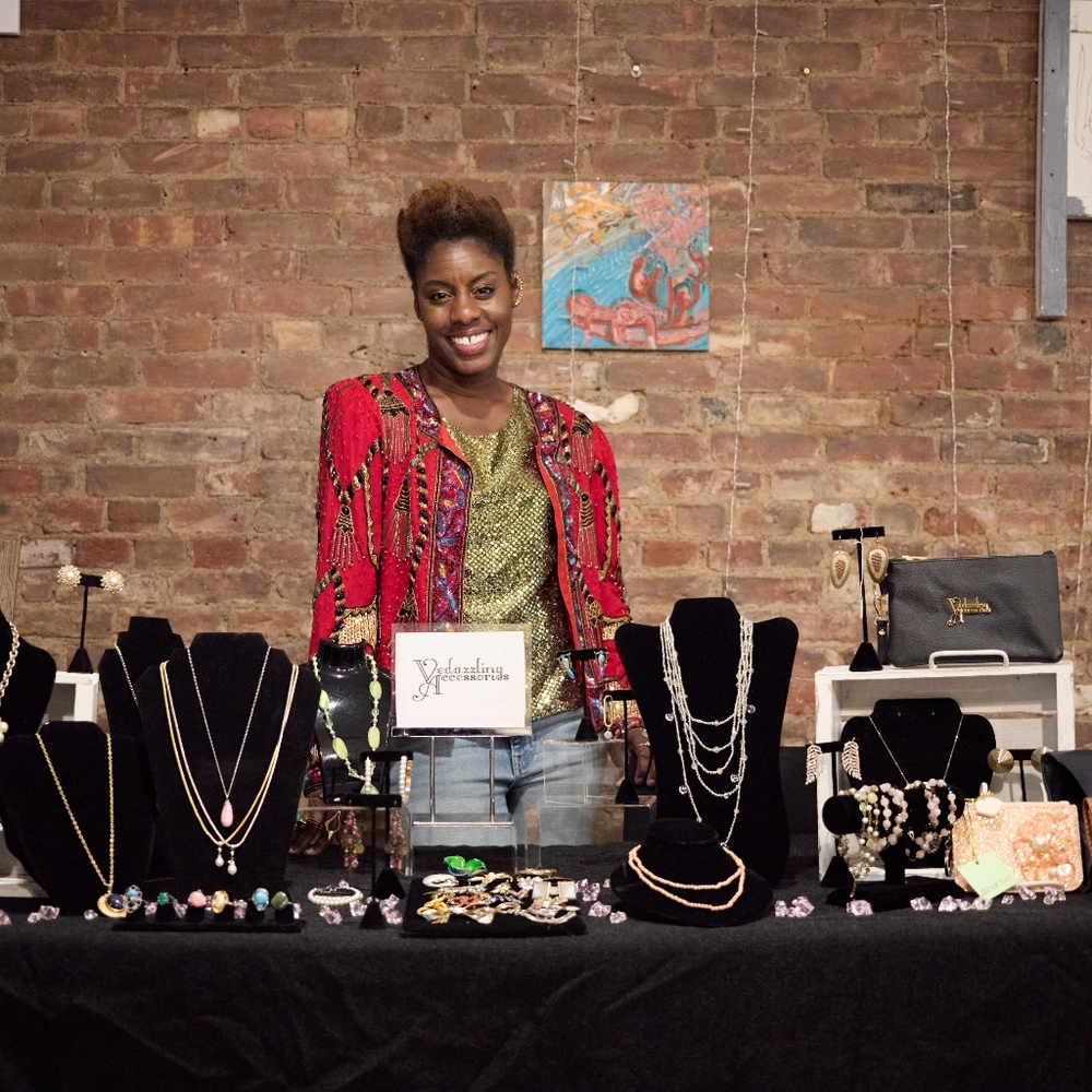 Live Jewelry & Shoes